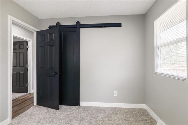 3013 S Taylor Drive, Independence, MO 64055