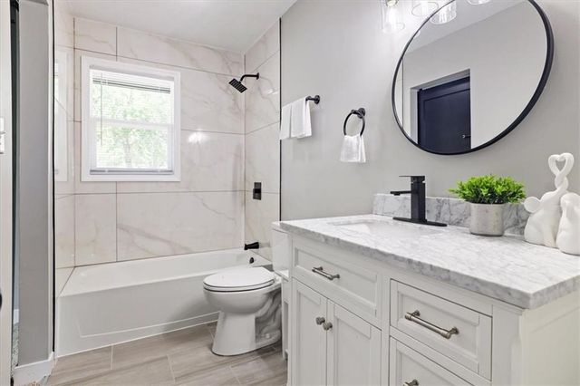 3013 S Taylor Drive, Independence, MO 64055