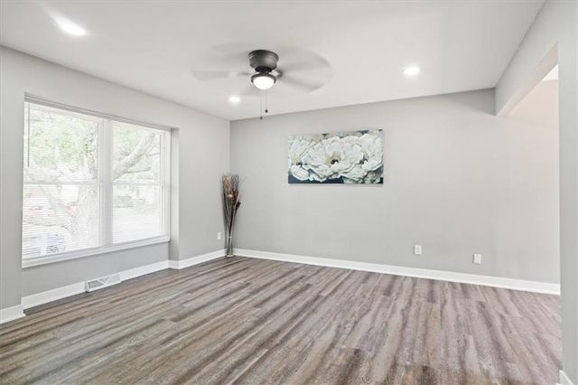 3013 S Taylor Drive, Independence, MO 64055