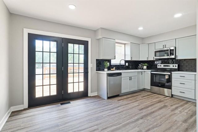 3013 S Taylor Drive, Independence, MO 64055