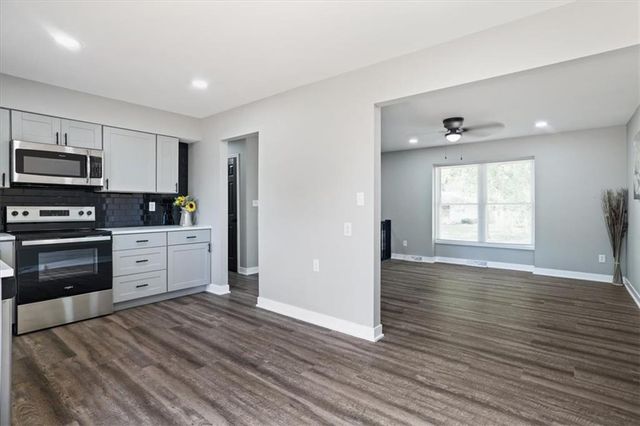 3013 S Taylor Drive, Independence, MO 64055