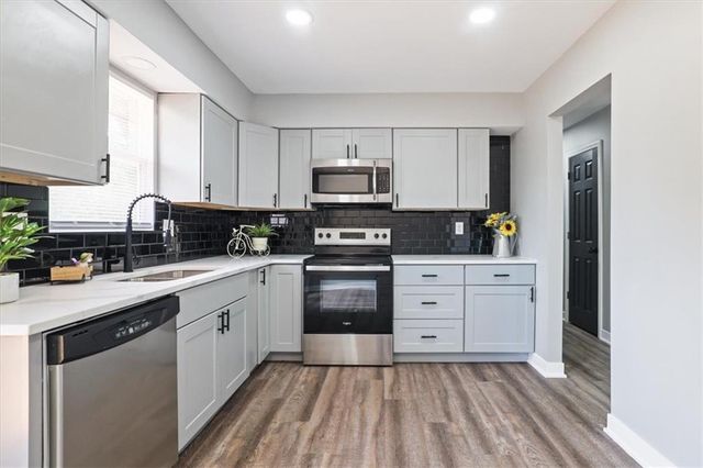 3013 S Taylor Drive, Independence, MO 64055