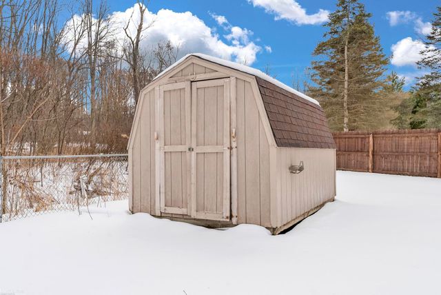 4231 Pine Grove Avenue, Fort Gratiot Twp, MI 48059