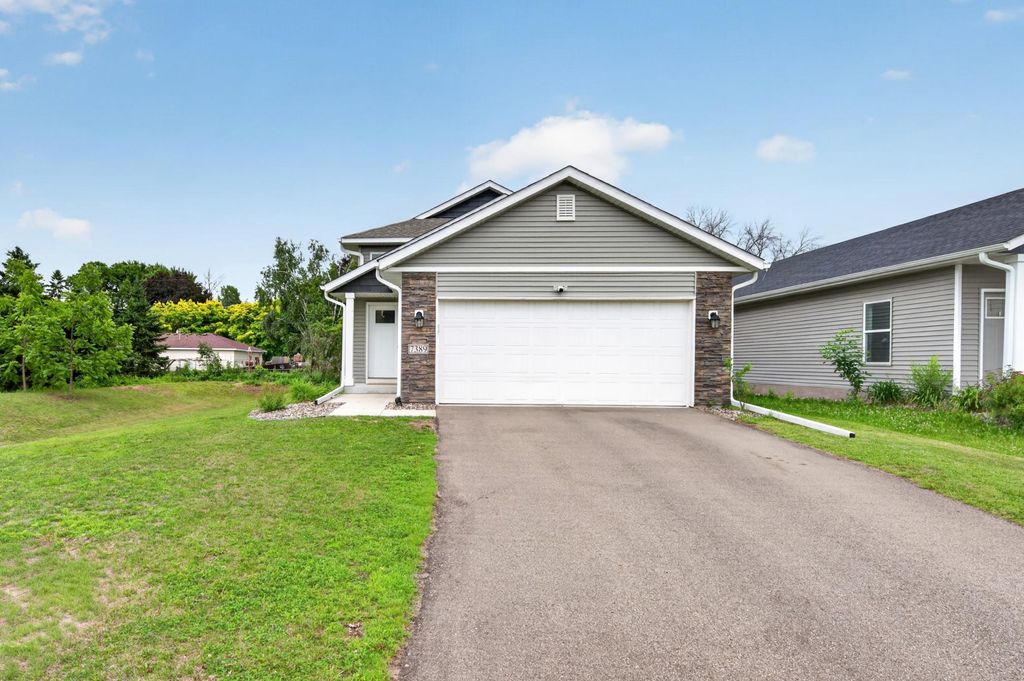 7389 Degrio Way, Inver Grove Heights, MN 55076 — exterior
