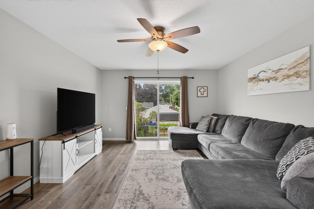 7389 Degrio Way, Inver Grove Heights, MN 55076 — photo 3