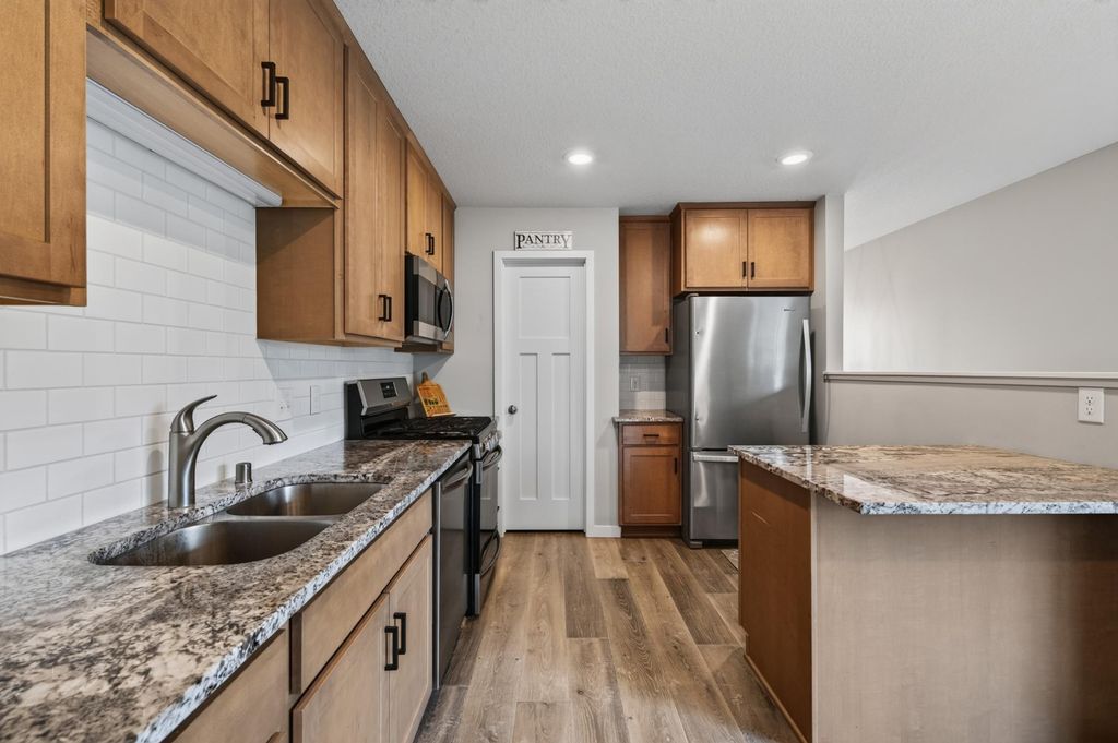 7389 Degrio Way, Inver Grove Heights, MN 55076 — photo 4