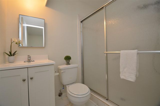 11502 Elmcroft Drive, Houston, TX 77099