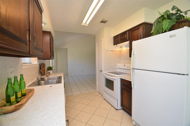 11502 Elmcroft Drive, Houston, TX 77099