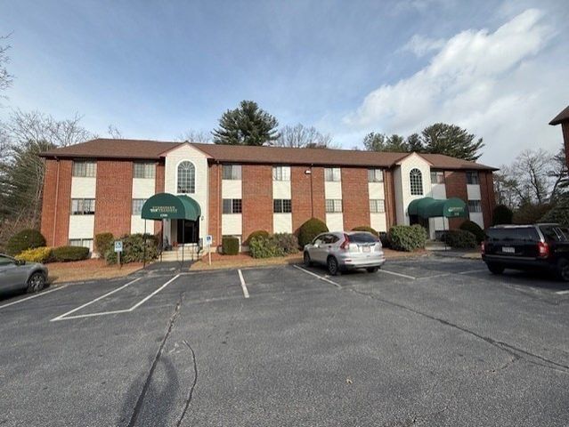 2200 Skyline Dr 4, Lowell, MA 01854