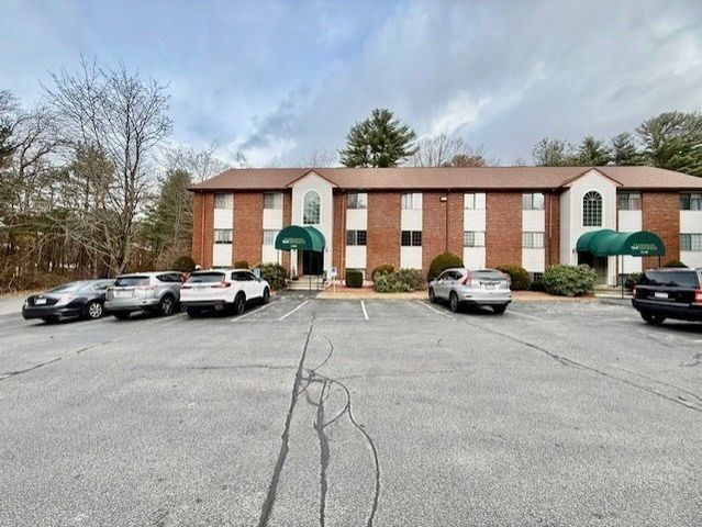 2200 Skyline Dr 4, Lowell, MA 01854