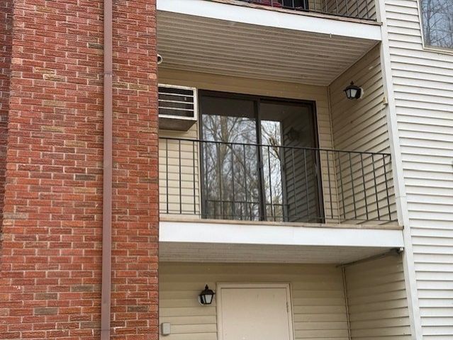 2200 Skyline Dr 4, Lowell, MA 01854