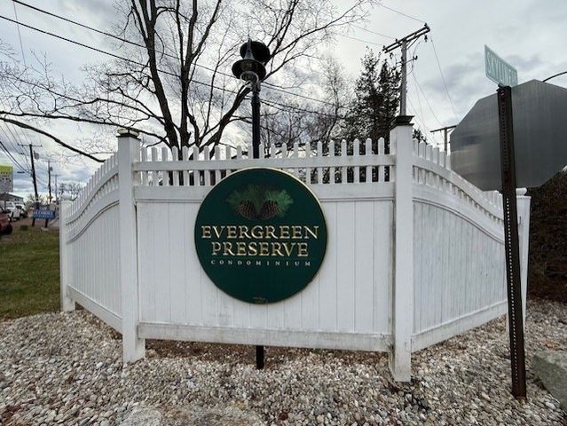 2200 Skyline Dr 4, Lowell, MA 01854