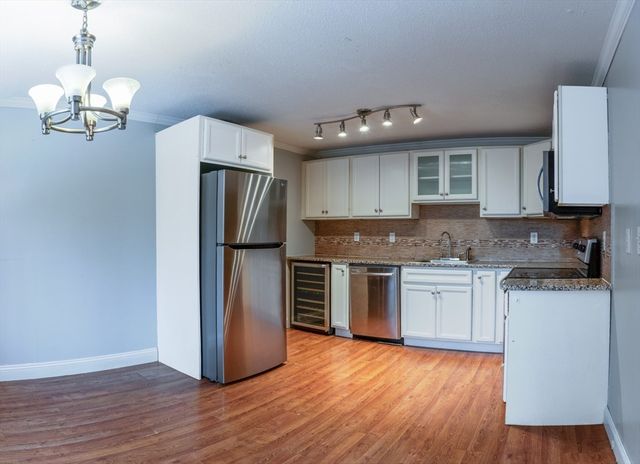 2200 Skyline Dr 4, Lowell, MA 01854