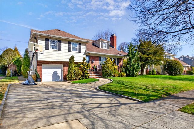 125 Meadow Street, Garden City, NY 11530