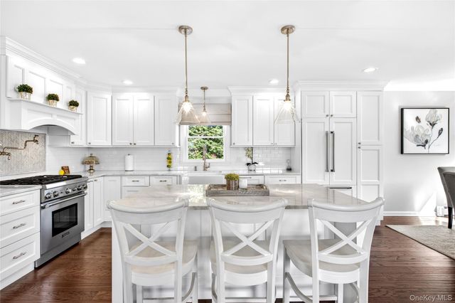 125 Meadow Street, Garden City, NY 11530