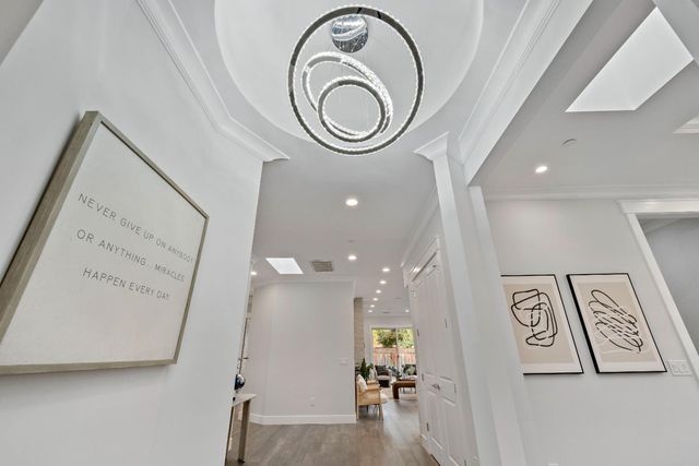 18823 Casa Blanca Lane, Saratoga, CA 95070