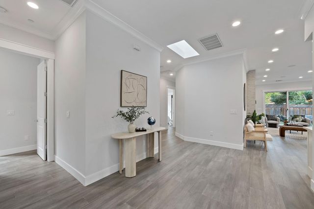 18823 Casa Blanca Lane, Saratoga, CA 95070