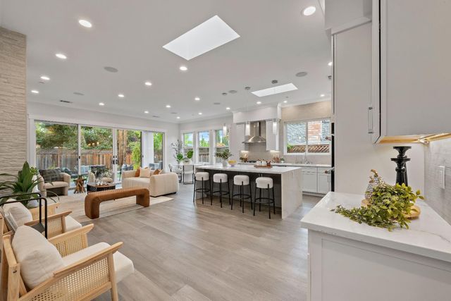 18823 Casa Blanca Lane, Saratoga, CA 95070