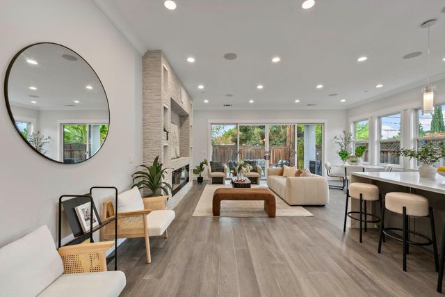 18823 Casa Blanca Lane, Saratoga, CA 95070