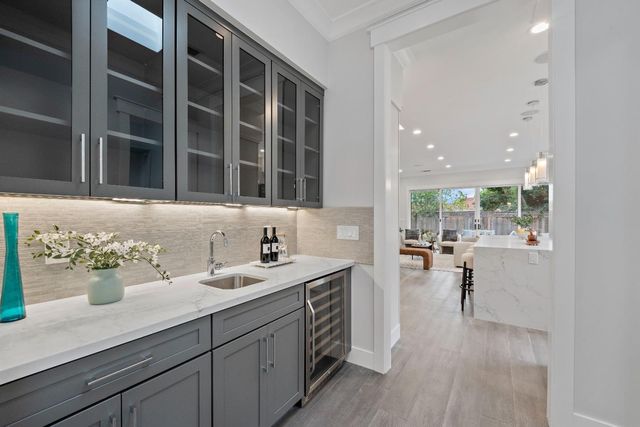 18823 Casa Blanca Lane, Saratoga, CA 95070