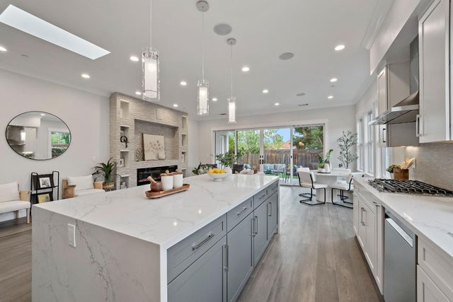 18823 Casa Blanca Lane, Saratoga, CA 95070