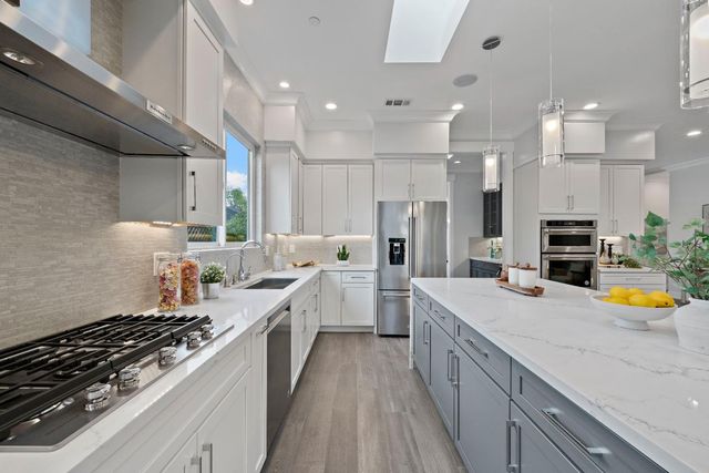 18823 Casa Blanca Lane, Saratoga, CA 95070