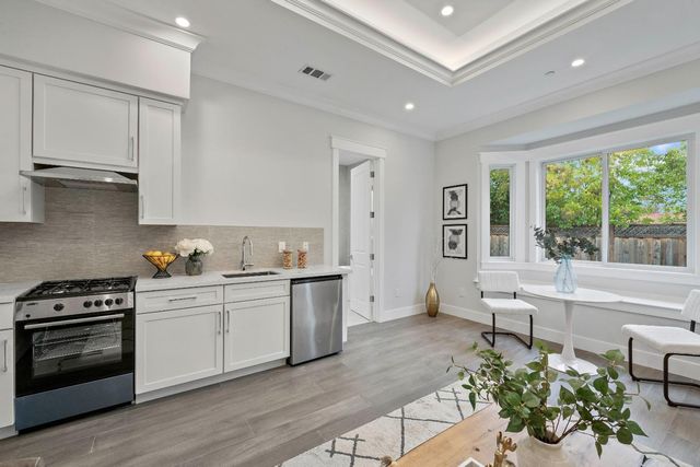 18823 Casa Blanca Lane, Saratoga, CA 95070