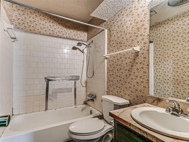 4701 Royal Oak Drive, Oklahoma City, OK 73135