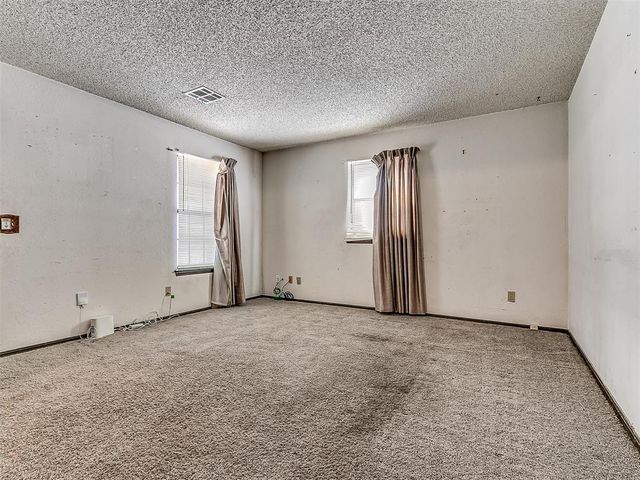 4701 Royal Oak Drive, Oklahoma City, OK 73135