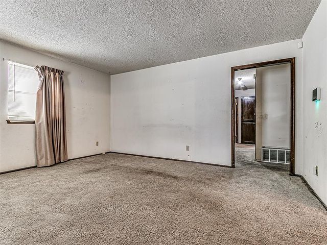 4701 Royal Oak Drive, Oklahoma City, OK 73135