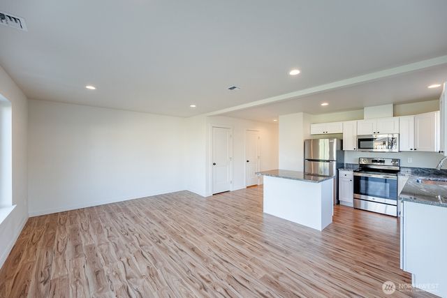 1070 S Grand Drive, Moses Lake, WA 98837