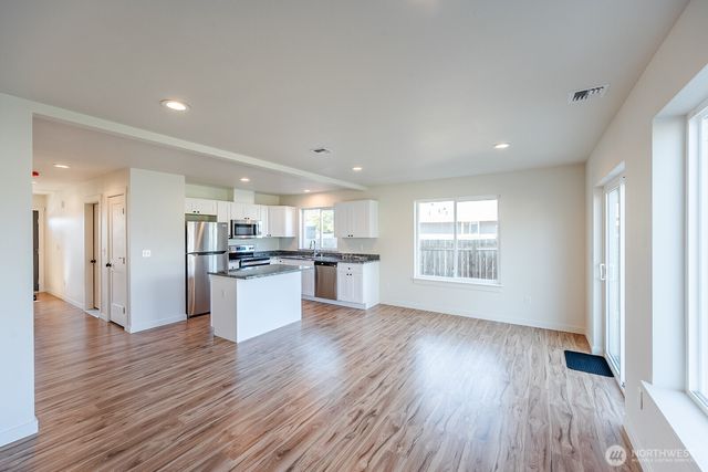 1070 S Grand Drive, Moses Lake, WA 98837