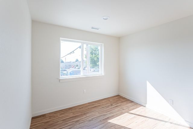 1070 S Grand Drive, Moses Lake, WA 98837