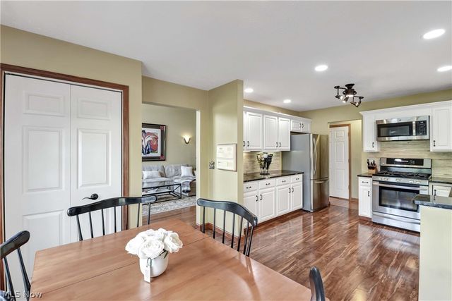 30941 Pepper Mill Court 83B, North Olmsted, OH 44070