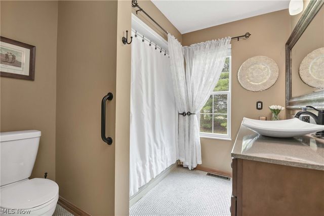 30941 Pepper Mill Court 83B, North Olmsted, OH 44070