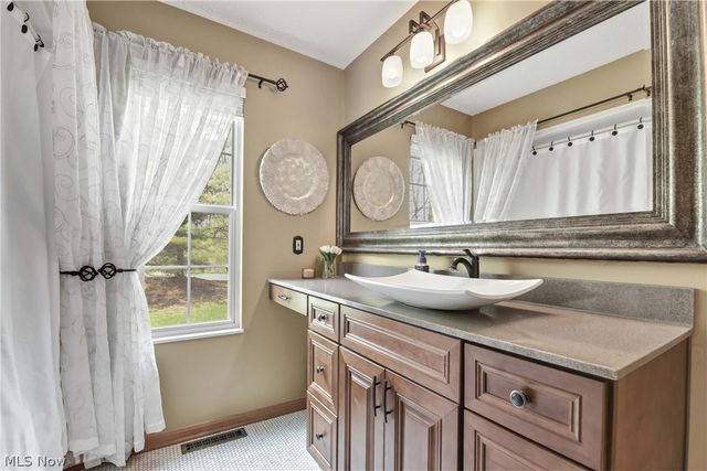 30941 Pepper Mill Court 83B, North Olmsted, OH 44070