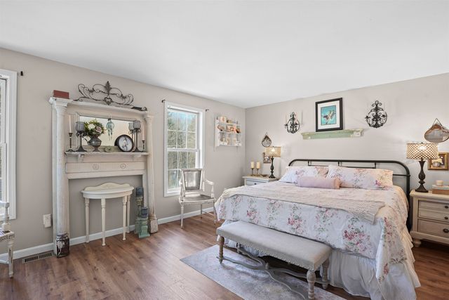 13 Mulberry Lane, Amherst, NH 03031