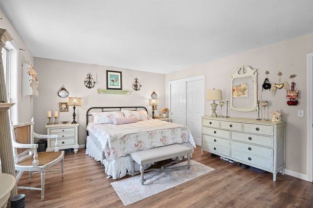 13 Mulberry Lane, Amherst, NH 03031