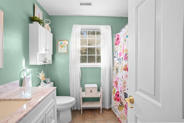 13 Mulberry Lane, Amherst, NH 03031