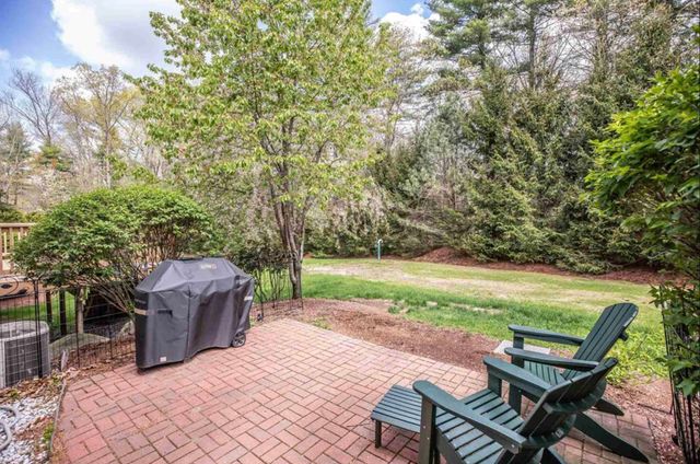 13 Mulberry Lane, Amherst, NH 03031