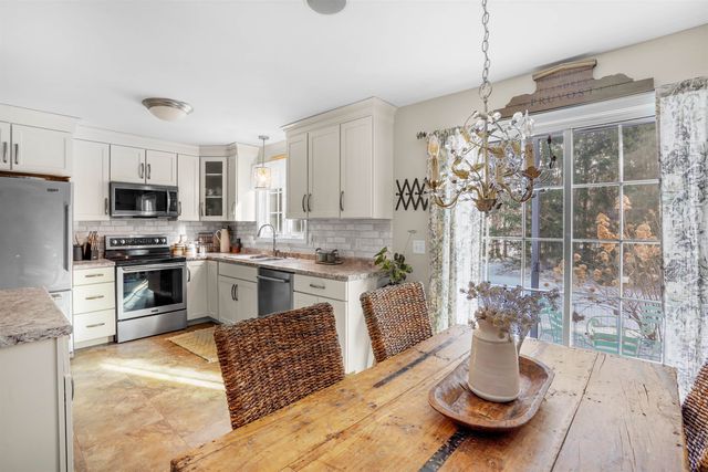 13 Mulberry Lane, Amherst, NH 03031