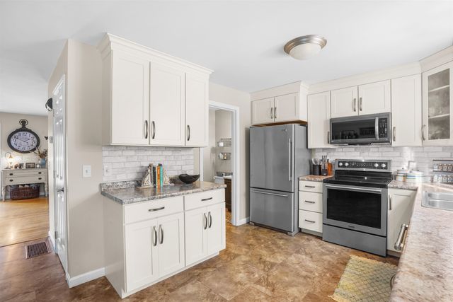 13 Mulberry Lane, Amherst, NH 03031