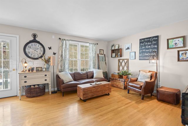 13 Mulberry Lane, Amherst, NH 03031