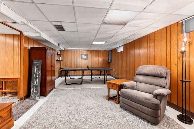 996 Colonial Court, Holland, MI 49423