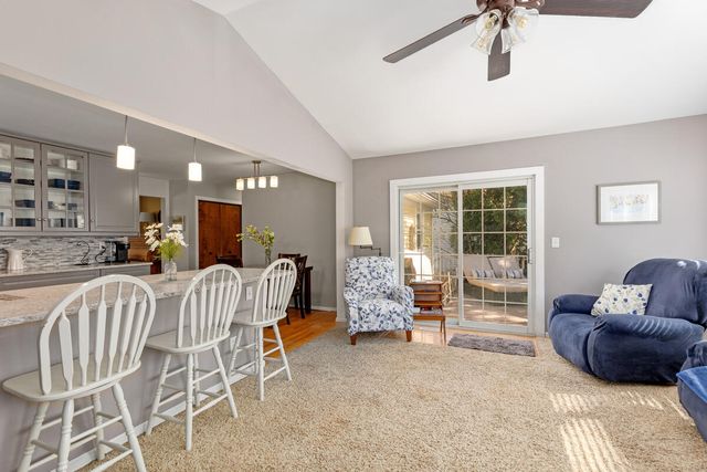 996 Colonial Court, Holland, MI 49423