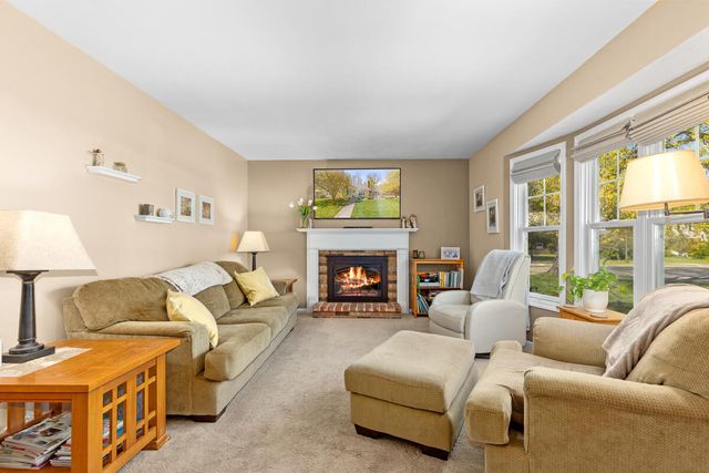 996 Colonial Court, Holland, MI 49423