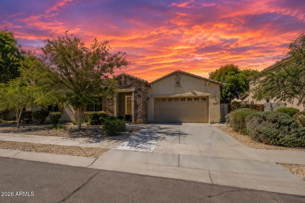 16758 W APACHE Street, Goodyear, AZ 85338