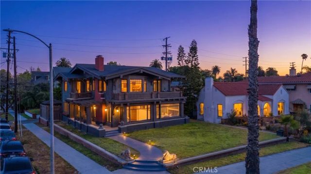 2303 E Ocean Boulevard, Long Beach, CA 90803
