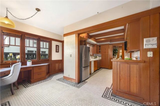 2303 E Ocean Boulevard, Long Beach, CA 90803
