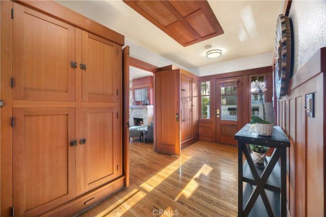 2303 E Ocean Boulevard, Long Beach, CA 90803